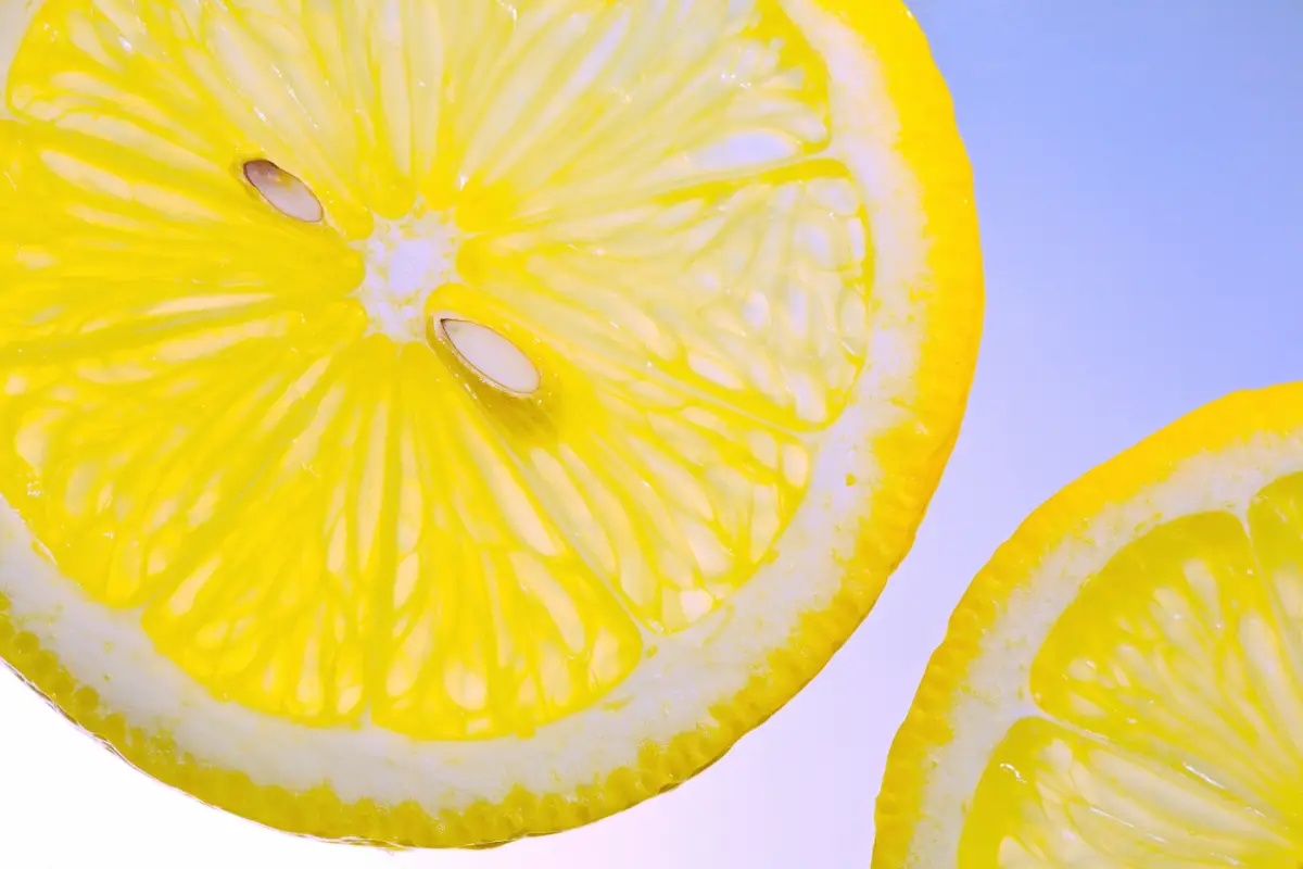ビタミンCをイメージしたレモンの輪切りの写真